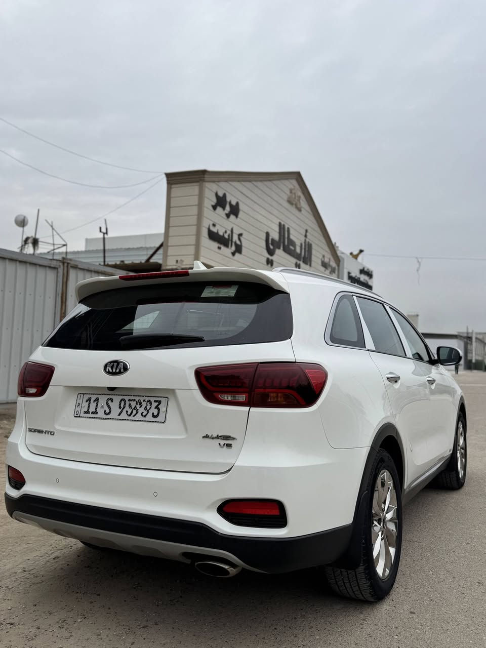 🚗 كيا سورينتو 2020 | فول  اربع كامرات خليجي | بحالة الزيرو

✨ تفاصيل السيارة:
 • الممشى: 26,000 كم فقط
 • بحالة الوكالة 100% حتى الفابلون والاكياس 
 • الإطارات الوكالة لحد الآن
 • دخول سيرفس كامل داخل الشركة 🛠️
 • رقم بغداد (تحويل مباشر)
 • محرك 3500 سي سي
 • 6 سلندر
 • نظام AWD دفع رباعي (فور ويل)
 • 4 أنظمة قيادة
 • مانع انزلاق
 • 7 ركاب
 • مقاعد جلد فاخرة
 • الأمامية: تدفئة + تبريد
 • الخلفية: تدفئة
 • فتحة سقف بانوراما
 • جنطة كهرباء
 • شاشة + Apple CarPlay & Android   
 • نظام خرائط
 • 4 كاميرات
 • حساسات أمامية وخلفية
 • Auto Hold
 • هاند بريك بصم
 • 3 قطع تبريد 
       السعر27,200 دولار بيها مجال حك الجية 
             📍 الموقع: بغداد
           📞 الهاتف: ***********
