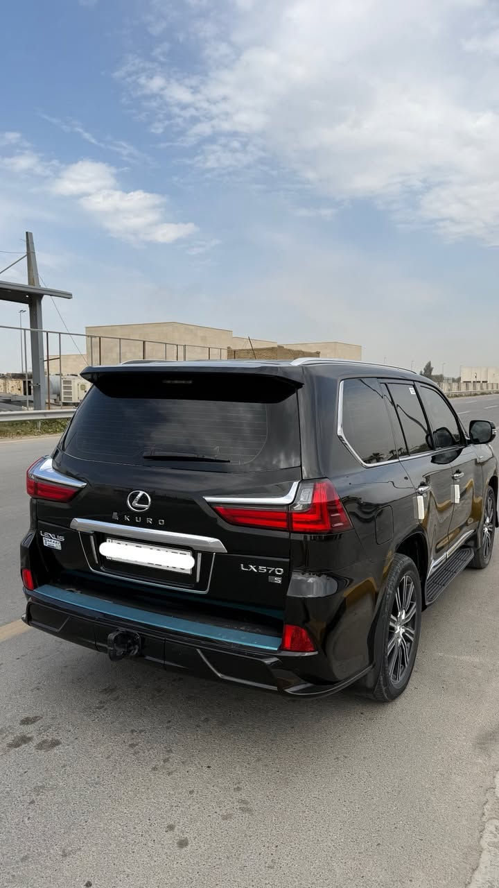 #بيع_مراوس
لكزز موديل 18 سوبر سبورت جديده وجاهزه مبيها اي نقص داخل احمر رقم دهوك شرط التحويل مضلل بالسنويه كير مكينه كارتون حداديه جديده ماشيه 118 معروفه مواصفات اللكزز (فول) للاستفسار 
(***********-***********) متوفر واتس
