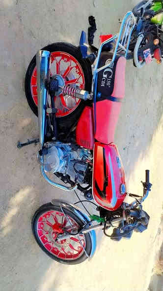 سفانه للبيع موديل 24 وراق سكنر مكفول كفاله عامه شرط انظف من الصوره دراجه جديده كهربائيات كله شغال السعر 700 وبيه مجال مكلف بلنشر اتصل على الرقم ***********
