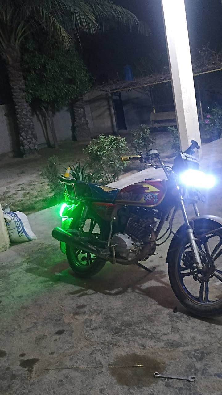 السلام عليكم ايراني موديل 22 دراجه بس تركب وتطلع السعر 550 بي مجال لتصال ***********
