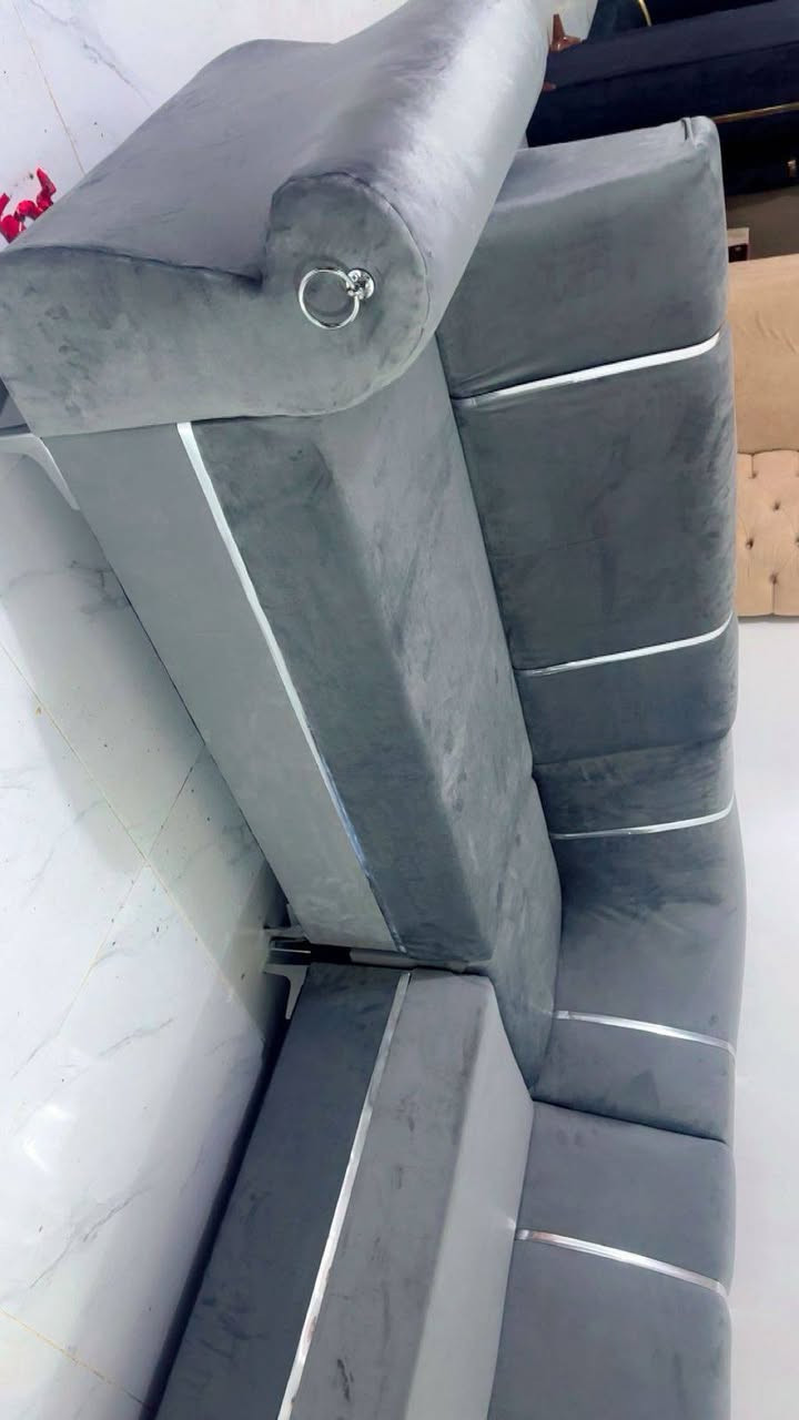 ديوان نضيف بدون عيب عنوان اربيل توجد توصيل اربيل وموصل ***********
