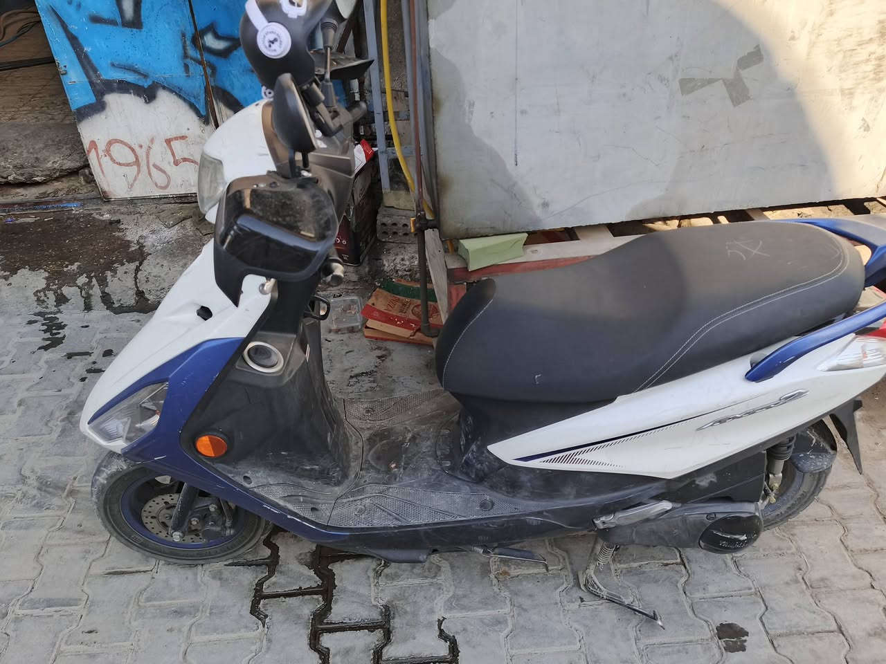 السلام عليكم اخون دراجة اكزز للبيع ومراوس ب فورزا *********** بي واتساب
