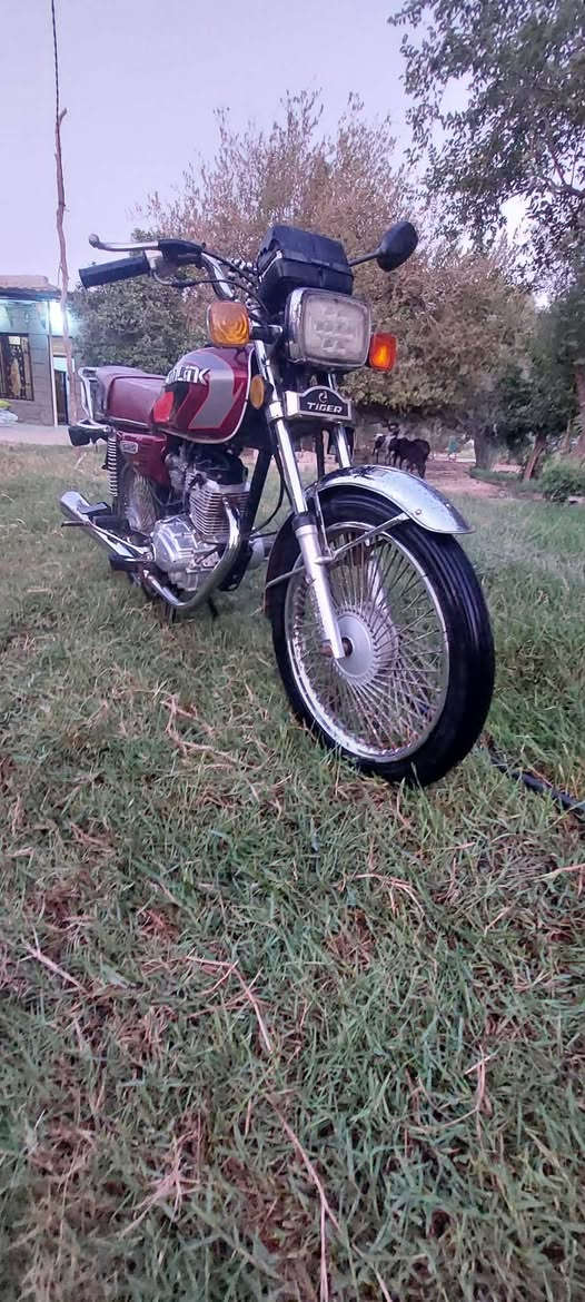 للبيع دراجه موديل 23 مكفوله كفاله عامه الاستفسار على الرقم ***********
