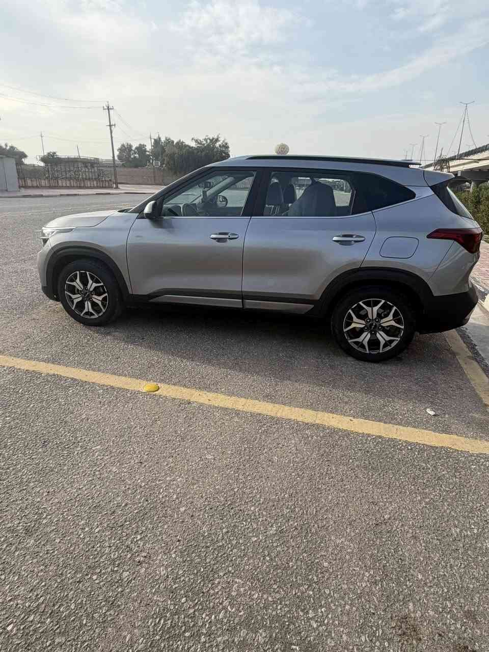 السلام عليكم كيا سيلتوس موديل 2022 السيارة باسمي حادثه بنيد فقط رقم الشاصي مرفق في الصور سيارة ماشي 129 الف عنواني كربلاء     السعر 155 وبيهة مجال
رقم الهاتف ***********
