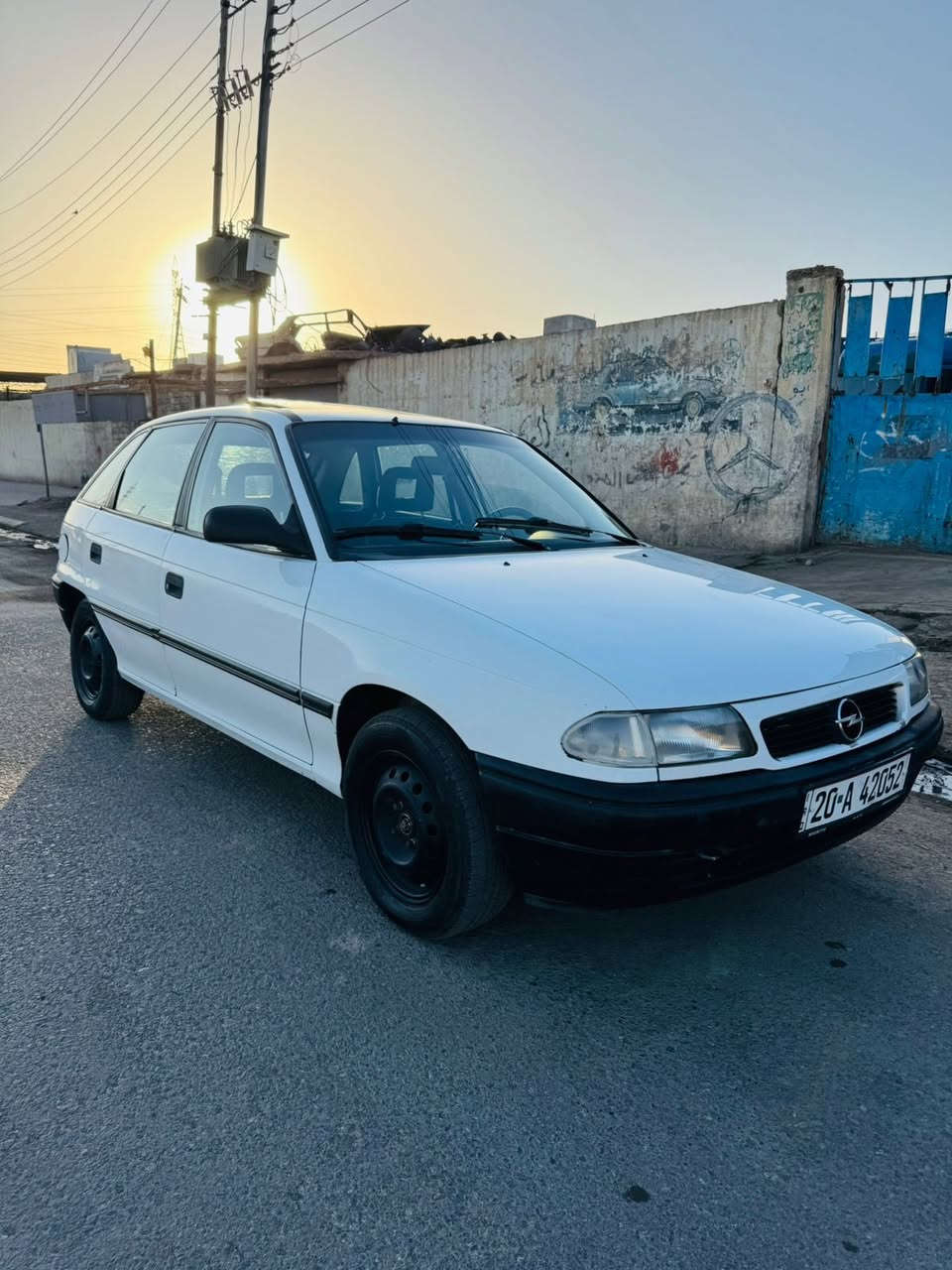 سلام عليكم أسترا موديل 95 محرك كير شرط رقم جديد كربون بنزين شرطة تحويل السعر 40 بيها مجال بسيط  ***********
‭0771 952 6813‬
