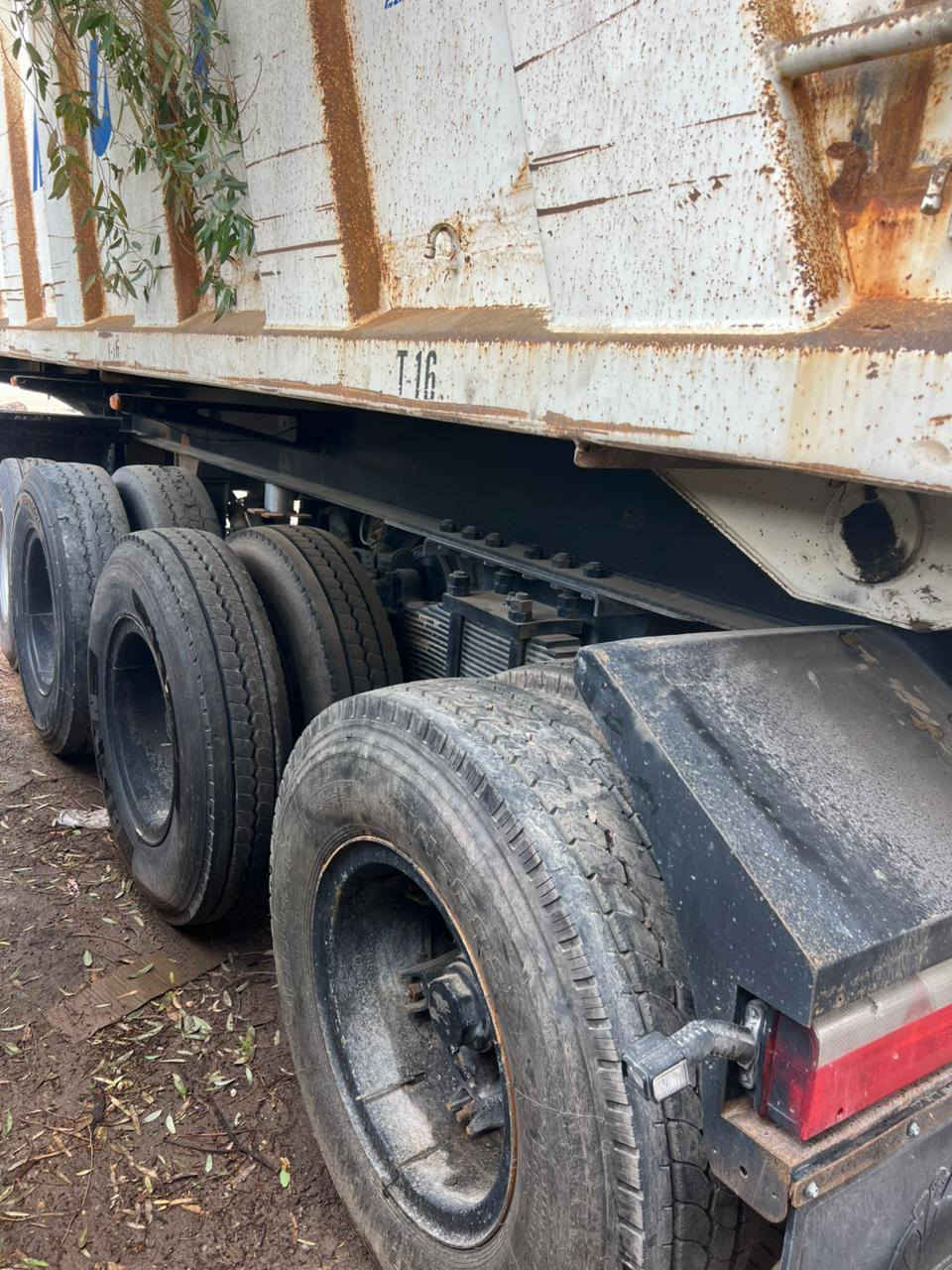 سلام عليكم عربانه ماموت اربع دناكير
حداديه تخم تاير كهرباء هواء كله شغال سعر ١٧٥ 
رقم تلفون *********** المكان بابل حصوة
