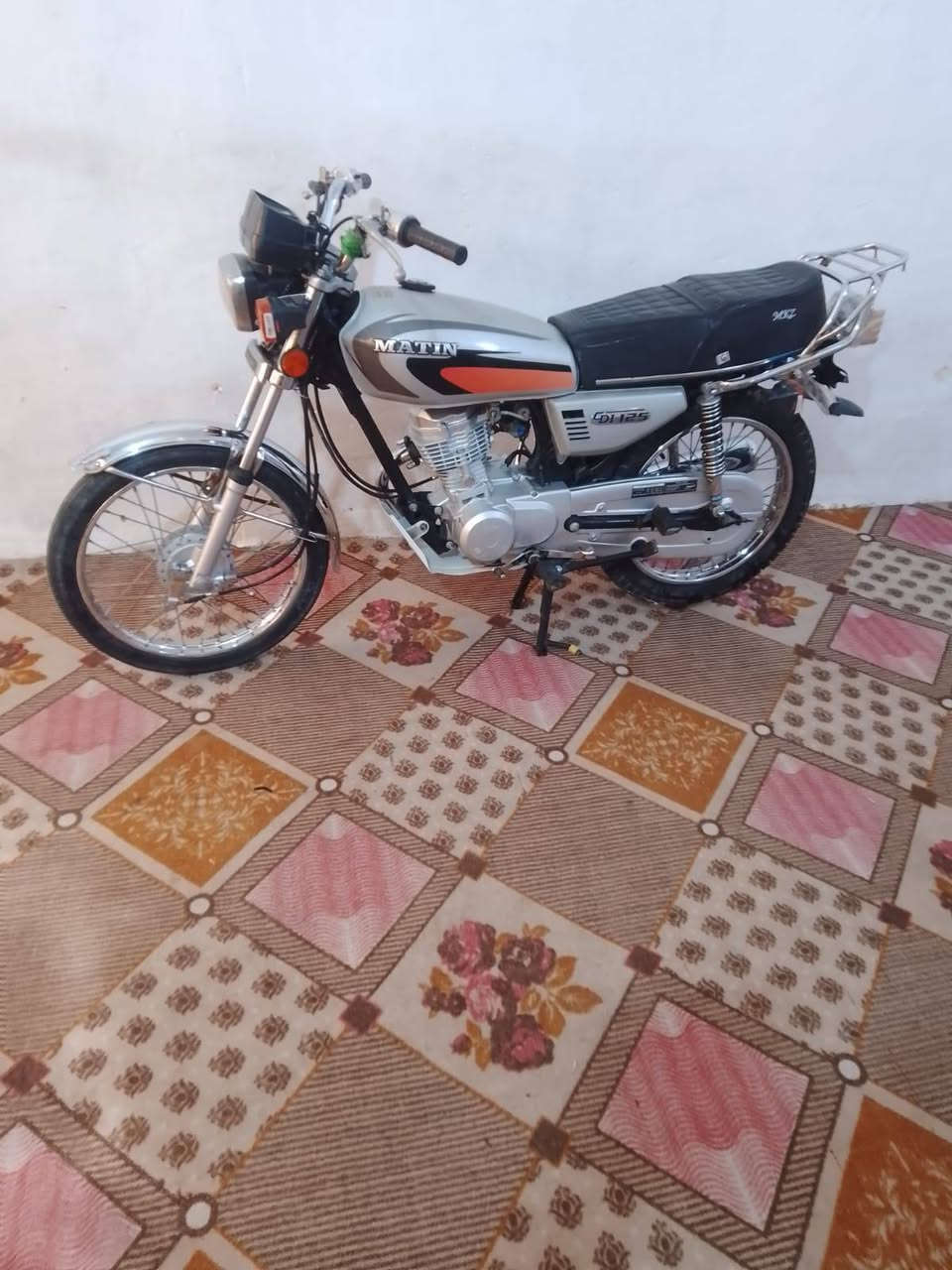 دراجه متين شلامجه الأصلي أوراق كامله موديل 22 طالعه ب 23 كفاله عامه كله على لبلاد وكله شغاله مانقصه شي السعر مليون و 150 وبيه مجال قليل مكاني بالزبير الشراي يتصل ***********
