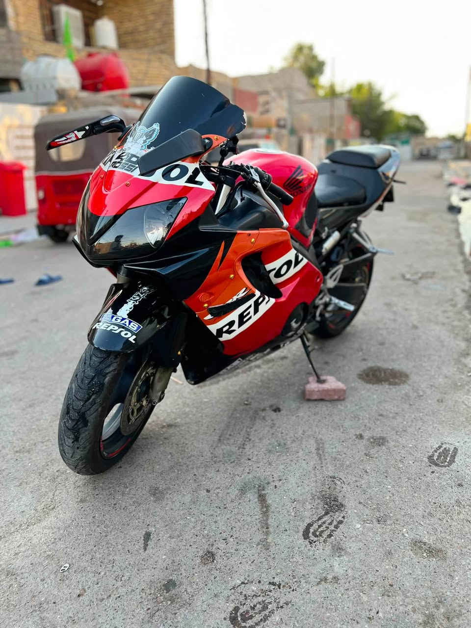 السلام عليكم متاح بطح افوراي 600
لون مميز ريبسول وارد امريكي بدون حادث
تخم تاير جديد 
مكفولة كير ومكينه تشك الكاع السعر 23
مكاني بغداد الحسينية ستفسار ***********
متوفر واتساب
