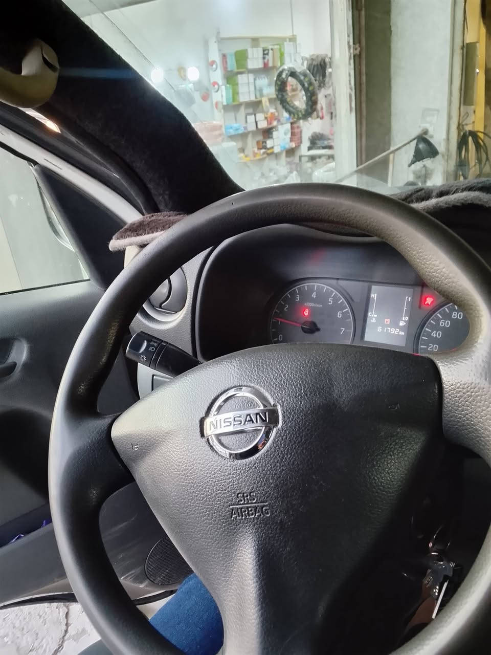 سلام عليكم ورحمه الله وبركاته نيسان زعرة موديل 15سيارة جديدة صدر وضع شركة ماشية 60الف حقيقي تخم تاير اويل 19مكينة كير اكسن كفالة سيارة جافية عطويله ومعمرة  سعر خاص رقم ***********
