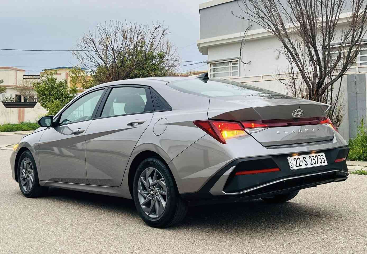 السلام عليكم (للبيع فقط بدون مراوس)
هونداي النترا ( 2024 ) الشكل الجديد ( لون سلفر )
ترقيم جديد اربيل بسم شركة وكاله تحويل مضمون100‎%‎
ضرر السيارة جدا بصيط شبر بلجاملغ الامامي فقط 
( بدون ايرباك ) السيارة جديدة بمعمنا الكلمه
( مواصفات السيارة )
بصمه بصمة ابواب تشغيل عن بعد
كيجات الكتروني 
لون الداخل رصاصي
انرة ترحيب بليدات
انارةً الداخل محيطيةً 7 الوان
تبريد لمس بيانو منفصل حار بارد
رادارات جانبية بلمري نفطه عمياء رادار    
مداخل تايب سي
محرك 2000 دوش  
السيارة جديدة جدا اي نقص مابيه من الداخل والخارج
سيرفس كامل دهن فلاتر
 السياره على وضعية الشركة كلشي بيه بلادي 
 لزكات الشركة لايلونات الشركة كتلوكات الشركة
مكاني بغداد شارع فلسطين
اي استفسار هذا رقمي *********** وتساب
