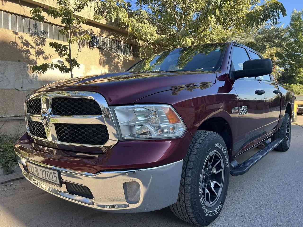 دوج رام
حجم / 1500
موديل / 2018 
الفئه / كلاسك
اللون / ماروني
حجم المحرك / 5700 ثمان اسطوانات (هيمي)
الممشى / 149000 كم
المواصفات الاخرى لفئة الكلاسك معروفه
السياره تحتوي على منظومة غاز مخصصه للسفر خصوصا الى شمال العرق وبسبب غلاء البانزين وايضا لسفرات البر والكشتات لزيادة مدى القياده
ملاحظه مهمه المنظومه تمت إضافتها في معمل غاز الشمال (التاجي) الرسمي والذي يعد واحد من اهم واحسن ورشات اضافه منظومه الغاز وبيها دفتر مرفق ايضا

ضرر السياره بسيط وبدون ايرباكات (جميع الايرباكات سليمه) وتم تصليح الاظرار فقط بدون الاجزاء الاخرى وكما موضح في الصور المرفقه 

السعر 189 ورقه

للاستفسار اكثر يرجى الاتصال او المراسله
***********
