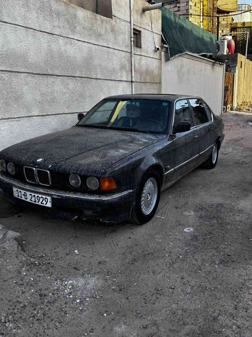 السلام عليكم جميعاً BMW حجم 735 مديل 91 كير مكينه حدادة خير من الله السيارة مال جناي متعوب عليه مابيهه اي نقص الكشر شوف العين رقم نگليزي جديد  السعر 45 الموشراي لا يدخل رحمه الوالديكم رقم صاحب السيارة *********** واتساب فقط 👍👋

