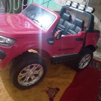 سيارة شحن مال اطفال   عدد مقاعد اثنين جديدة نوعاً ما   سعرها 200 وبيها...