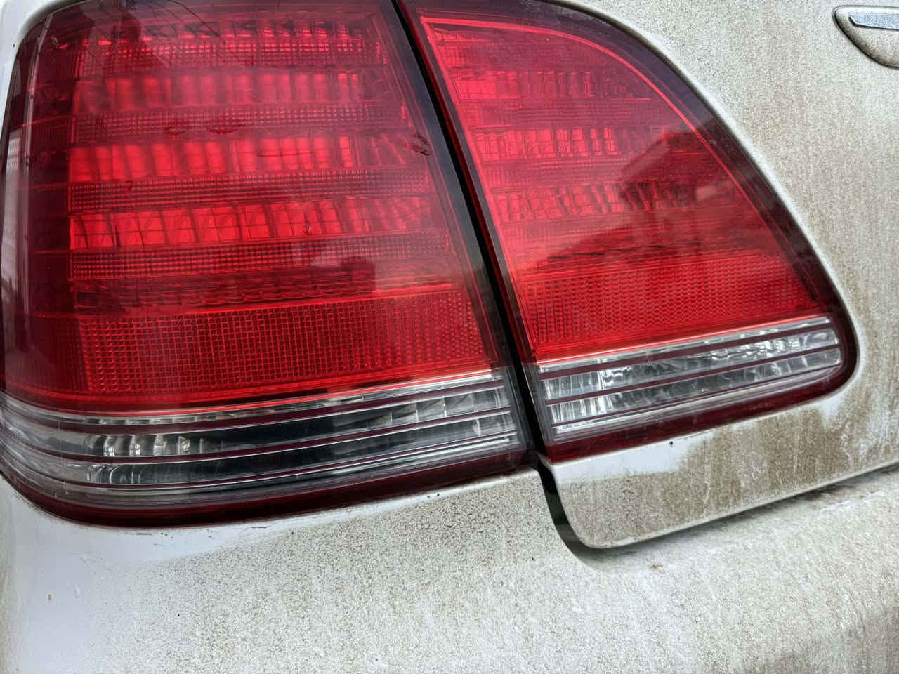 راوه ى نازدار بجوك به بجوك تنها 30هه زار حه قيقى رويشتوه به شه رتى فحس بى جال بى قوباوى سه قفى شوشه ى بجوك به بجوك 180بى دووكه ل ناو ده رى سفر زور زور نازداره سه ياره كه لى نه خوردراوى عيراق بونى شه ريكه ى تيا ماوه  يه ك برغوى ده ستكارى نه كراوه سعرى 46كلاو توزيكى برايه نه مجال 
شوين سليمانى 
0772 988 1300 
واتس ئه پ. فايبه ر. تيلى گرام
