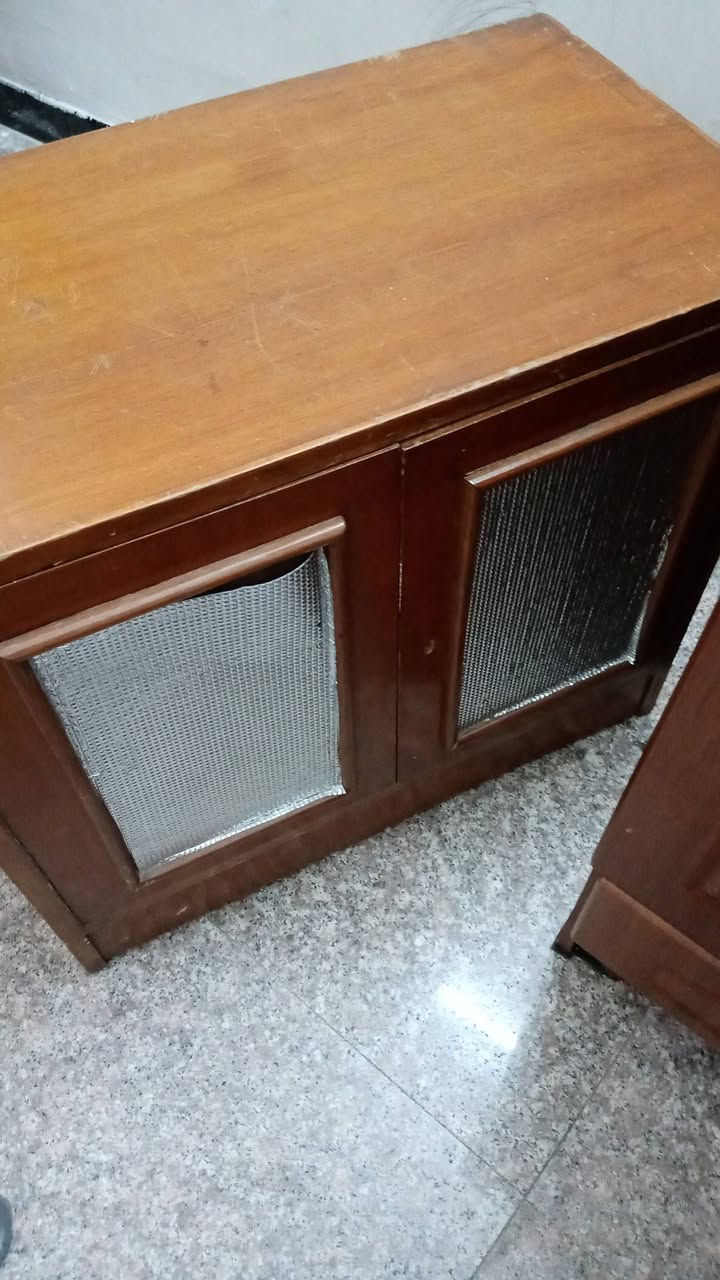 السلام عليكم عندي كنتور ٣ ابواب اخو الجديد استعمال كم شهر 
للبيع ب ٢٢٥ وكنتور ماليزي بابين نظيف وعميق ب ٧٥ وكنتور اخر بابين ب ٦٠ وعندي كومديات خانات نظيفه واحد عل ٣٠. والاخر ٤٠


**إذا كنت صاحب هذا الإعلان وتريد حذفه لأي سبب، رجاءا أرسل رسالة إلى الدعم الفني**