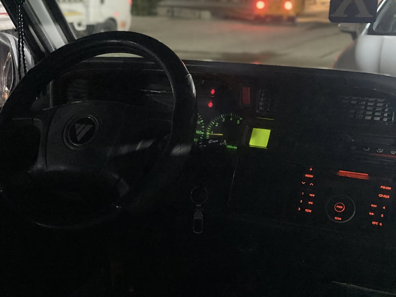 السلام عليكم كيه فتون 2009 مواصفات 2010 السيارة نظيفة كير محرك اكسل  مكفول  كهربائيات السيارة كلها شغاله بدون جطل على وضعية الشركه  صدرها 70% هيئه ومرور مصفره رقم بغداد انكليزي بأسمي السنويه لحد 2030 رقم شاصي الشعار بالسنوية السيارة مابيها لا بارد ولا صبغ السياره نصبتها حلوه فقط الخياس السعر 60 وبيها مجال العنوان شهداء البياع شارع المضخة الاول نهايته قرب ابو سامر المضمد للأتصال ***********
متوفر واتساب
