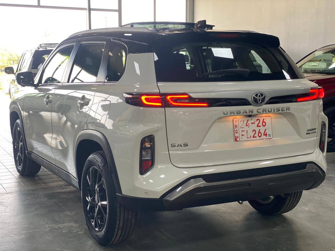 🚗🔥 حلال مشاكل البنزين وأزمات الوقود! 🔥🚗
إذا تدور على سيارة اقتصادية بشكل حقيقي، فول مواصفات، وسعرها منافس، فـ Toyota Urban Cruiser 2026 Hybrid هي الاختيار الصح.

✅ صرفية وقود ممتازة بفضل نظام الهايبرد
✅ قيادة مريحة داخل المدينة والسفر
✅ فول مواصفات وتجهيزات عصرية
✅ اعتمادية وجودة تويوتا المعروفة
✅ ضمان ياباني حقيقي 3 سنوات
✅ سنة تأمين مجانية
✅ سيارة تجمع بين الاقتصاد، الراحة، والأمان

لا تضيع فلوسك على محطات الوقود أكثر من اللازم… خلي الهايبرد يشتغل لصالحك! 🚀⛽

📍 نوبكار أوتو
📍 أربيل – تقاطع شارع مخمور

#UrbanCruiser2026 #Toyota #Hybrid #نوبكار_اوتو #اربيل #سيارات_هايبرد #اقتصادية #تويوتا_اوربان_كروزر

يعتمد نظام الهايبرد في أوربان كروزر على دعم المحرك لتقليل استهلاك الوقود خصوصًا داخل الزحامات وحركة المدينة. كما تتوفر تغطية ضمان تصل إلى 3 سنوات أو 100 ألف كم بحسب شروط الوكيل.

للاستفسار الاتصال و التواصل مع الارقام التالية 

***********
***********
***********


**إذا كنت صاحب هذا الإعلان وتريد حذفه لأي سبب، رجاءا أرسل رسالة إلى الدعم الفني**