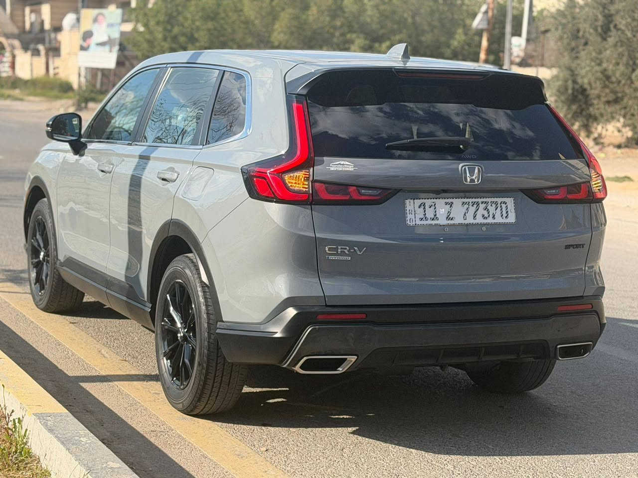 سلام عليكم 
هوندا crv 2023 sport 
حجم المكينة 2000 هايبرد 
ماشية 36 الف
فور ويل 
المواصفات بصمة دخول ذكي 
فتحة سقف 
كشنات جلد وكهرباء وتدفئة 
قطعتين تبريد 
رادار امامي وقيادة ذاتية وتحديد مسار 
السيارة مصبوغة عام بجم كبس خلف كبس 
رقم الشاصي مرفق أسفل الصور 
السعر 169 ورقة 
مكاني بغداد 
***********
