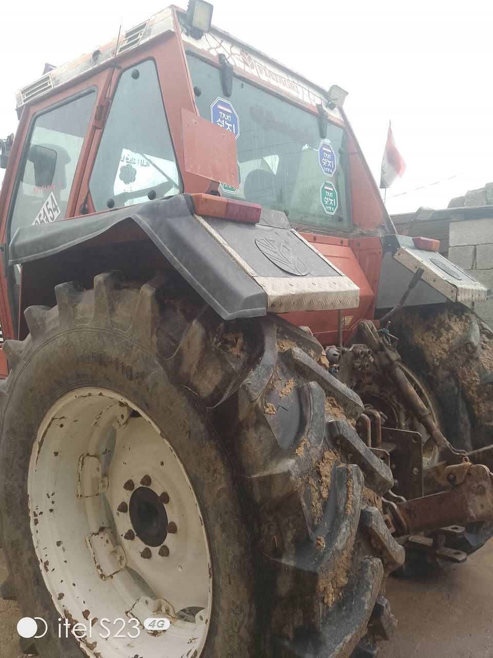 سلام عليكم فيات للبيع 140فول مواصفات فول عادي اكسل بارز مكفوله كفاله عامه كير اكسل  محرك مكان ميسان كميت ***********
