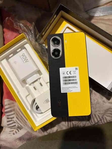 العملاق بوكو اكس 7 برو

جهاز بحالت الوكالة 

عدد دورات الشحن 177

جهاز غني عن التعريف ابحث علي وشوف المواصفات 

لون مميز لونين اصفر وسود 

غراضة كاملة كارتون وشاحنة 

بعلة ذاكرة 512 

عشوائية 16

سعر 350

مكاني دوانية شامية 

خاص  او 

 ***********
