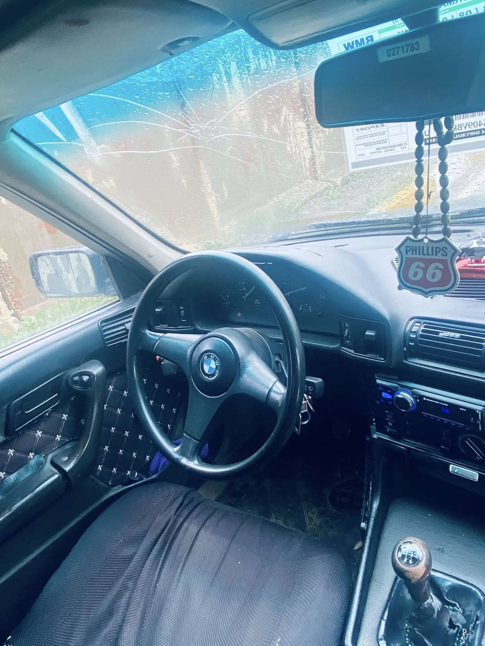 Bmw525i
سه نه وي سه وزي له كه له به شه رت 
موديل 92 
ته بريد ساردو گه رم
 دوجام كاره با 
مه كينه كه بس
نوكه ده رزي پيوه نيه 
پيشو دواي كه بس به شه رت 
موسو براوه ي به شه رت 
سعري 27گه لا و يه ك توز مه عامه له 
گورينه وه ش ئه كه م به شتيك به دلم بيت
***********
