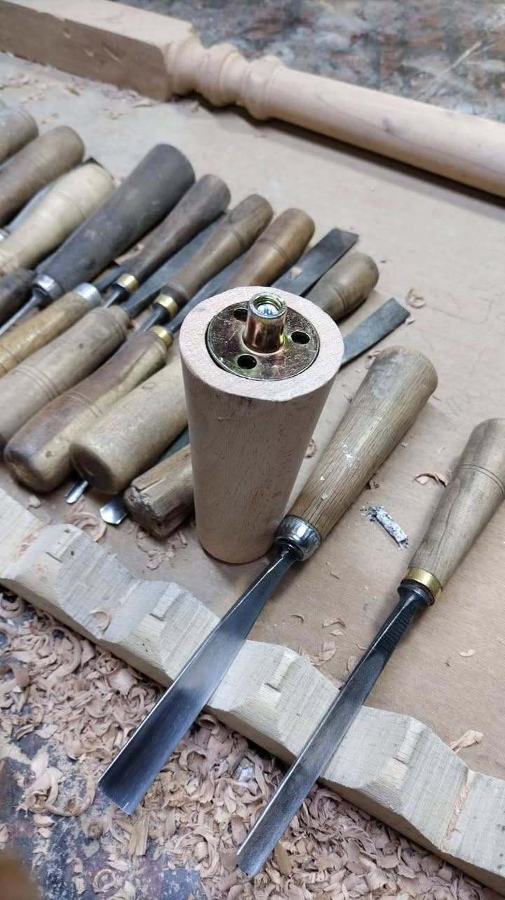 السلام عليكم متوفر أرجل كنب خراطة طول ١٢ سم مع قاعدة وبرغي موجود توصيل لكافة محافظات العراق ***********
