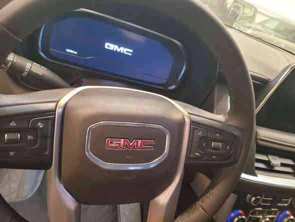 جي ام سي يوكن 

موديل ٢٠٢٤

ماشيه ١٩

مغلفه 

كراسي كهرباء 

جنطه كهرباء 

كفاله عامه من كلشي 

السعر ٥٤٠ 

*********** العنوان النهضه معرض الهضبة فرع المصرف
