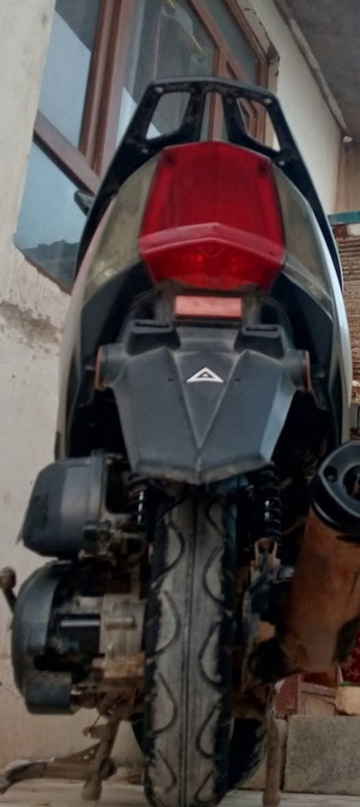 سلام عليكم دراجه سكنس البيع مكينه خير من الله لا تبخير لا تنقيص بس كفراتها تعبانه سلف هندر شغال كهربيات كلها تشتغل اكلوبات أشير فول شغال سعر 140وبيها مجال بصيط


**إذا كنت صاحب هذا الإعلان وتريد حذفه لأي سبب، رجاءا أرسل رسالة إلى الدعم الفني**