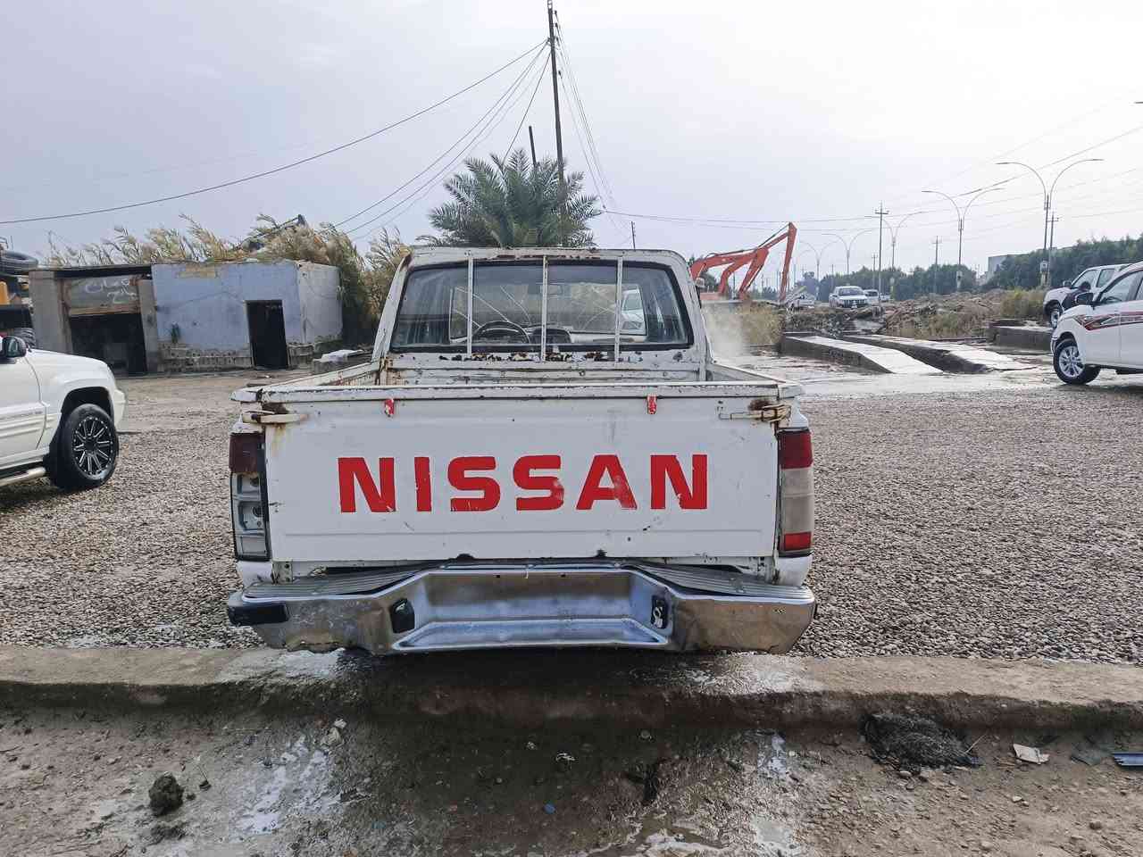 نيسان ٢٠٠٢ ادوات بدون كص شاصي
البيع بسعر مناسب ١٦ ورقه 
مكانه الدوايه حداديه جديده كير اكسن كفاله 
مكينه بس لاستيك ولف 
***********
