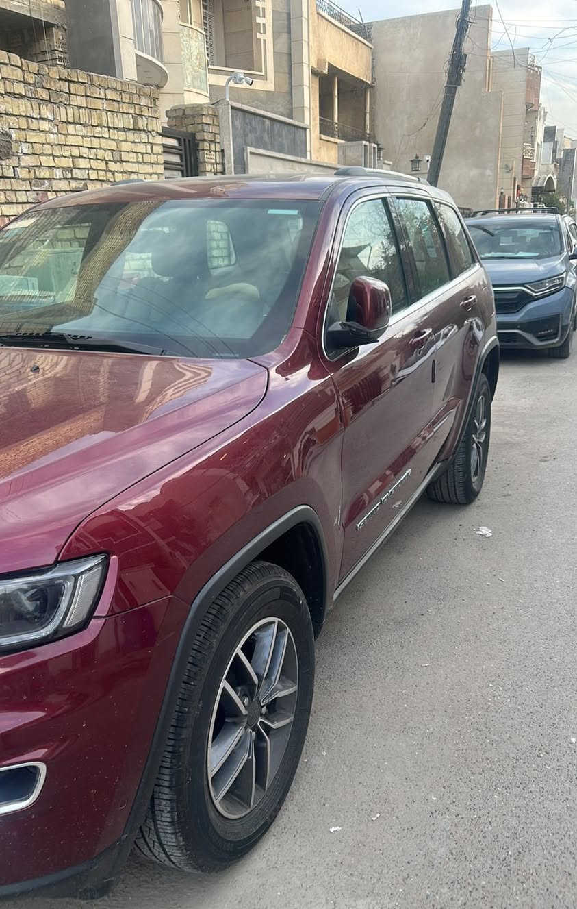 جيب لاريدو موديل 2021 خليجي 
سيارة فول مواصفات فتحة
كشنات مخمل كرسي عكس السايق كهرباء
زراك لايت اوتو ستوب وبعد بيها مواصفات جنايتها يعرفوها 
رقم بغداد باسمي والسيارة جاهزة من تخم تاير وصدر ومال بيت وجناي
مكاني المنصور
***********
