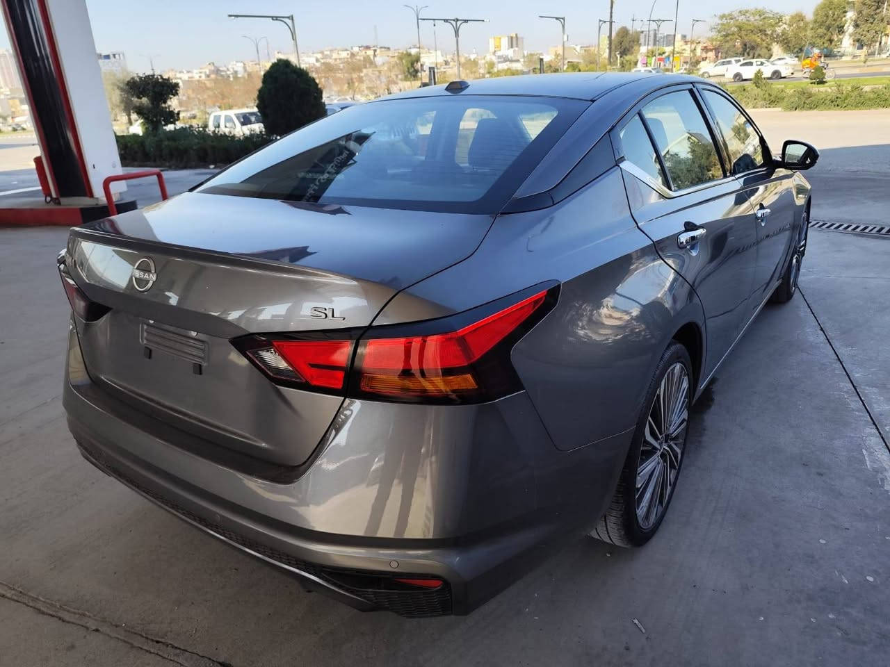 Nissan altima 2023 SL+
                    بێ تۆڕبۆ و بێ دەبڵ ئەکسل
45,000ml ڕۆشتوە 
فول فول مواسەفات 
ئۆتۆ هۆڵد برێک بەسمە 
سڵاید 
کوشن جلد 
کوشنی سایەق و سەکن کارەبا 
کوشن هیتەر سوکان هیتەر 
تەبرید مەرکەزی 
 ڕاداری پێشەوە ڕاداری پشتەوە ڕاداری لا تەنیشتەکان خەتی جادە
مکەبەرەی bose
بەسمە و شەغال
پێنج کامێرا 
شاشە گەورە 
وایەرلێس چارج 
ناو فۆرمیگا 
‎3 پارچەی بۆیاخە بێ ناوگرتن بێ شانسی 
ئێرباگ سوکان و شان تەقیوە سیستەمە 
هەموو گیانی بە شەرت یەک دینار مەسرەفی تیا نیە هیچ گڵۆپێکی داشبۆرد ئیش ناکات سەیارەکە زۆر تازەیەو خۆم لە ئەمریکا هیناومە یەک دەسە
*********** السليمانية, العراق
