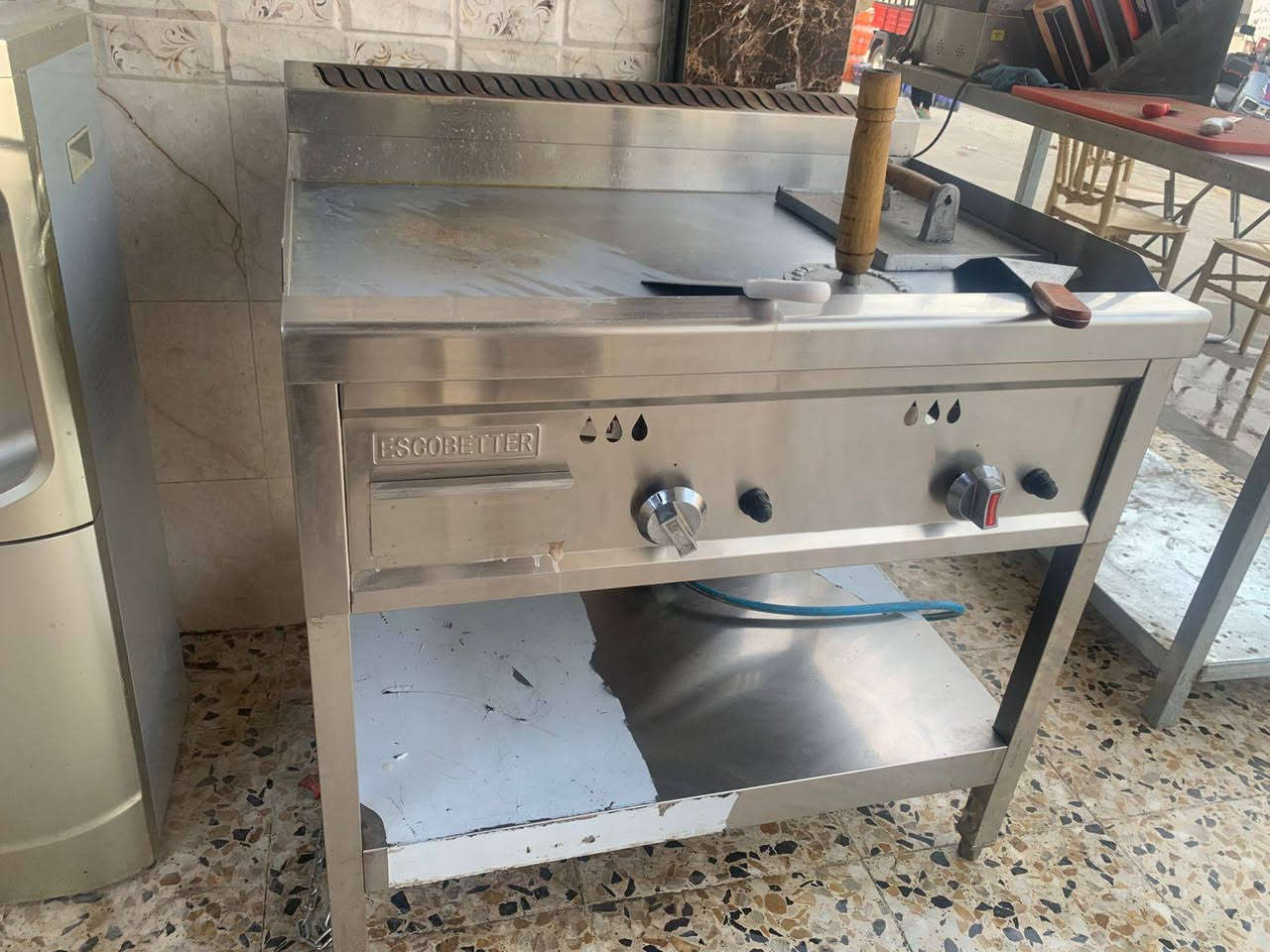 غراض مطعم لبيع كلش نظيفات عنوان بغداد البياع الشرطة الخامسة
***********
