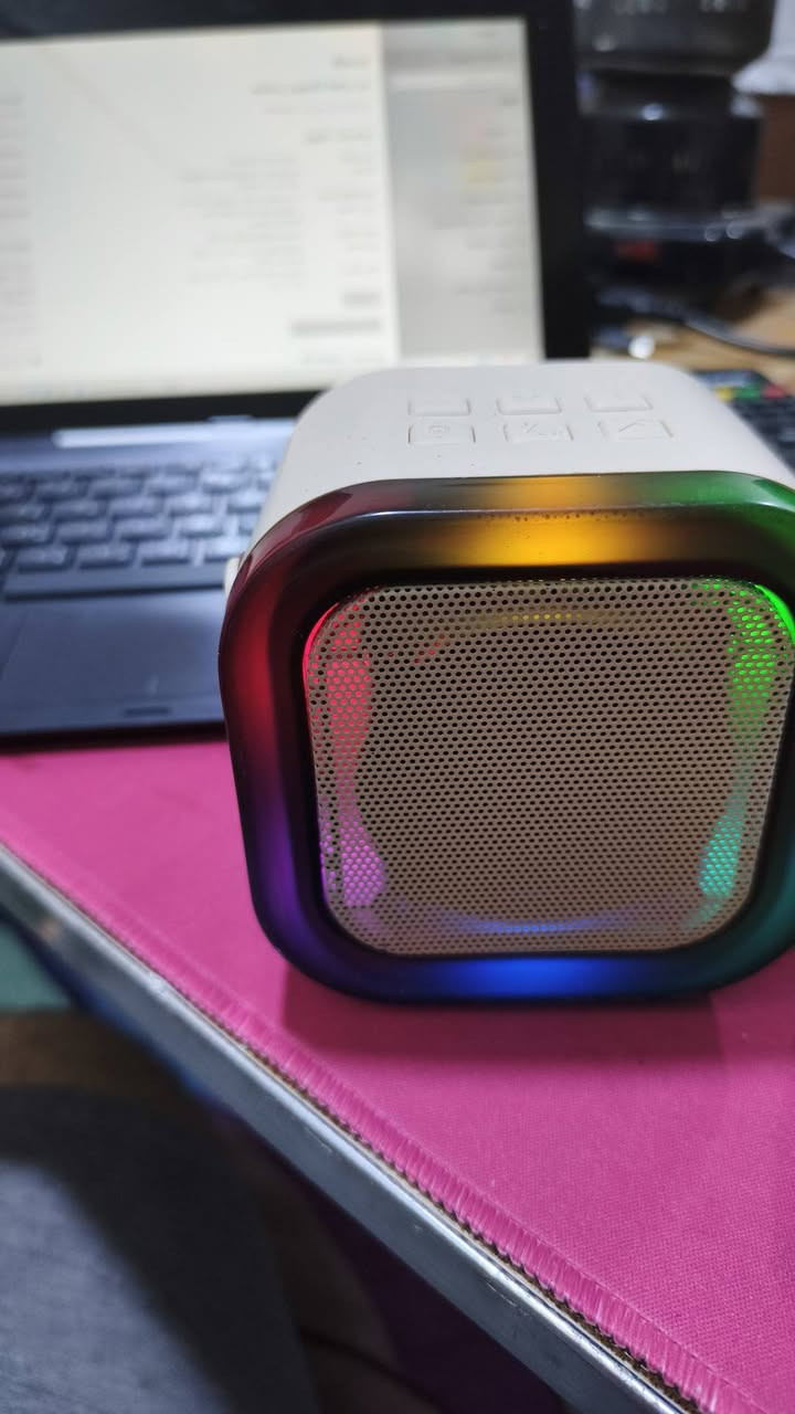 السلام عليكم
لابتوب Asus ياباني
ذاكره 64 رام 2 
بطارية كلش زينه تمشيك 5الى 6 ساعات 
لابتوب منفصل متصل يصير ايباد و لمس 
شاشه فول Hd يرهم البرامج التوصل يوتويب بي برامج مايكروسوفت اوفيس كاملة وررد اكسل غيره شغال طبيعي 
بس بي سماعات بيهه مشكلة حذفت اعداداته بالغلط  بس بي بلاتوث وياهه سماعة خارحية سبيكر 
سعر 70 و بي مجال مكاني رمادي شارع 60 رقم 
*********** متواجد وتساب
