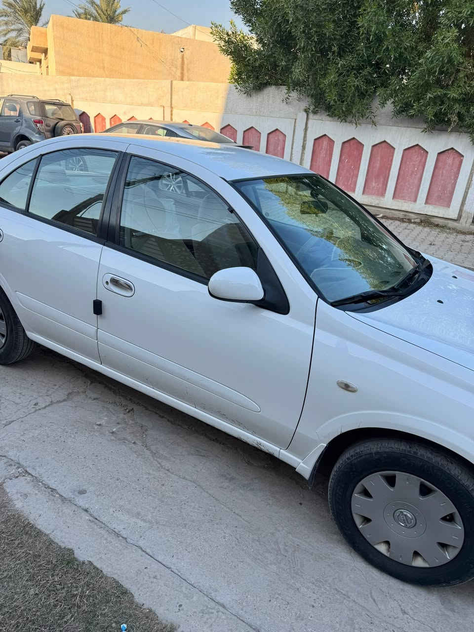 السلام عليكم سياره سني موديل2010 محرك قبغ اسود كير اوتوماتيك ماشيه123 الف كيلومتر رقم بغداد تحويل مباشر بيها بارد شبر معدل بارد بالجاملغ الامامي ومكحل على كد الباردتبريد صدر محرك كير كلها خير من الله مكاني بغداد العامريه سعرها12.500 دولارللأتصال***********
