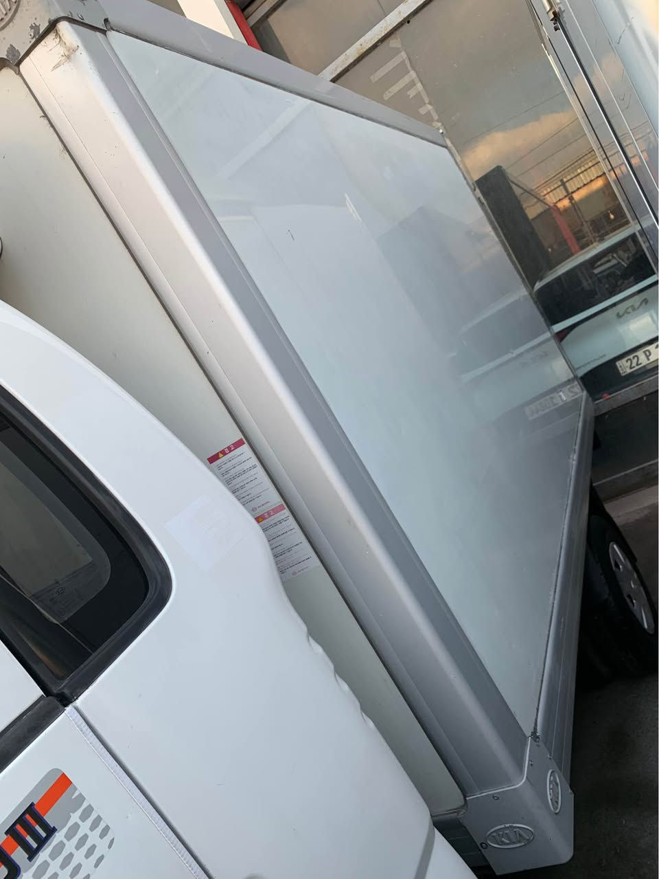 Kia 2016 karnaval
سەرەتا بەناوی خوا 
کیا ٢٠١٦ بەراد سەیارەکە نمونیە لە جوانی مەکینە کەرنەڤالە لەسەرە هەموو شتی بە شەرتە سەیارەکە تەنها جی فلچەی بە قەدەرای باستەکی تەحدیلە باقی تر هەمووی بەشەرت سەنەوی رەقەم فحس هەزە هەموو نویە 
بەرادی بەشەرتی ناقسی 
سحری ١٧٠وەرەقە 
ژم:*********** أربيل, العراق
