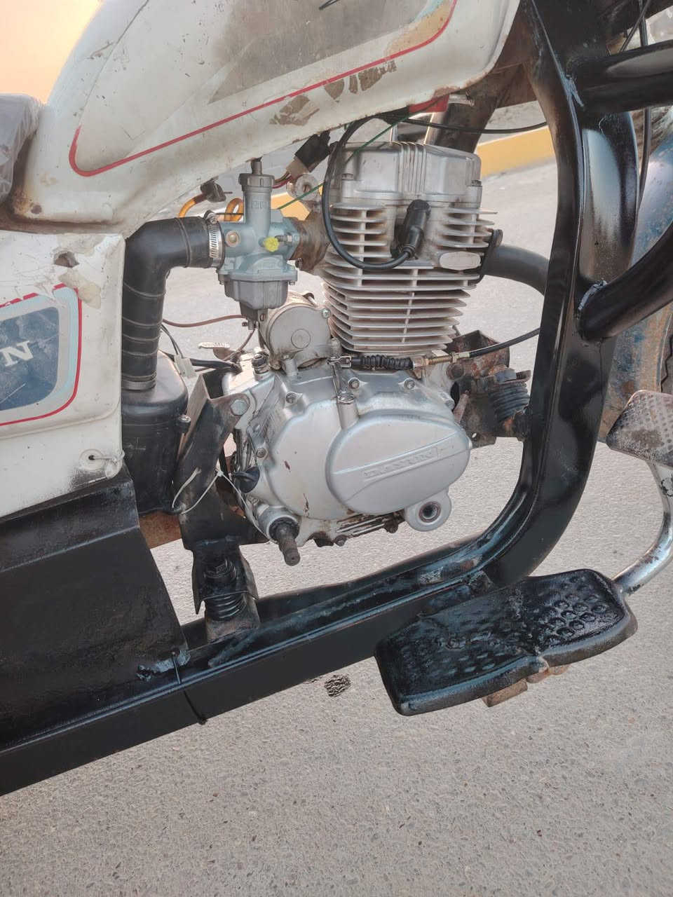 ستوته البيع مديل 2013اوراق اصولي  بس وصل زغير استنساخ او الباقيات كلهن اصليات او الستنساخ مالتهه الصليه ستوته مكينه نضيفه تواير جدد نكره سلف شاصي مكفول  ستوته جاهزه  
سعر(... مليون..)  او بيهه مجال حك جيه  مكان ناصريه مركز الرقم ***********مستعجل عل بيعه كلشش
