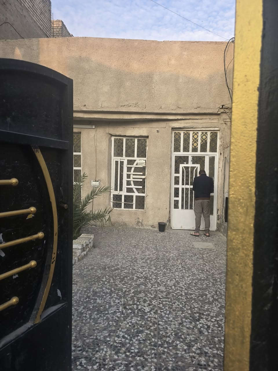 بيت حي السفير
مساحة ١٢٥ الواجه ٦وربع  

بمستوى الشارع  بالأمطار الثقيله جدا يغرق بالأمطار الخفيفة والمتوسطة ما يغرق السعر  ١٠٠ مليون رقم الهاتف***********
