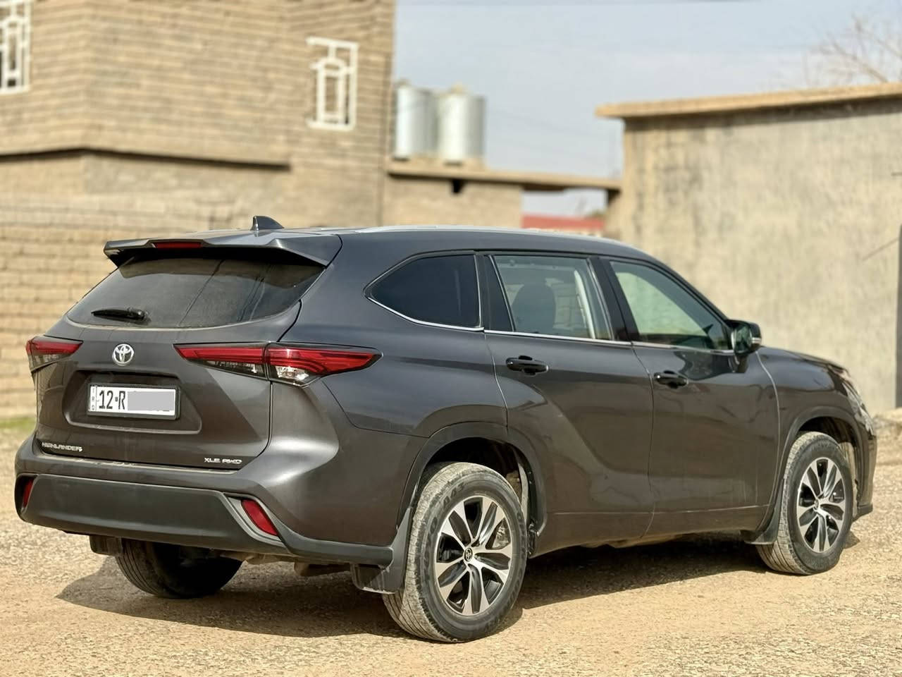 السلام عليكم
#هايلندر 2023 XLE (فور ويل) بجم كبس امامي 
وخلفي ، محرك 4 تيربو ، ماشية 40 وقابل للزيادة
مرقم نينوى بأسمي شرط التحويل 
#الضرر موضح بالصور 
الباب الامامي صبغ والخلفي تبديل 
يرهم #مراوس_بكامري 25،24،23 ضرر بسيط مع الفرق 
ويرهم بمقدمة زينه يعني 180 وفوك والبقيه مدة حسب الاتفاق وشرط مع الكفيل 
مكان السيارة || صلاح الدين-الشرقاط 
#للاستفسار || ***********
