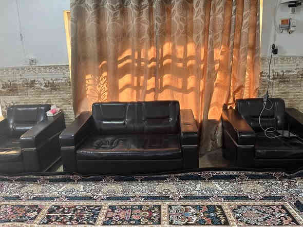 سلام عليكم تخم قنفات للبيت 7 نفرات المكان حي المكرمه سعره 300 وبي مجال لشراي الخاص ممنوع اي استفسار اتصلو ع الرقم بي وتساب *********** مكلفة بالنشر النجف
