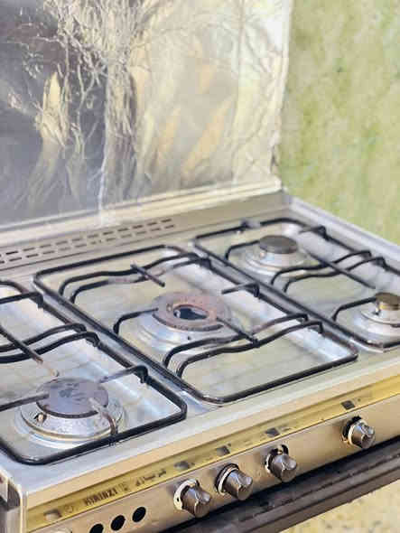 طباخ مصري كريازي كلة شغال فرن وجميع العيون وللتأكيد تكدر تجي تفحصة وتشوف بعينك السعر 175  للتواصل خاص او رقم تلفون ***********
