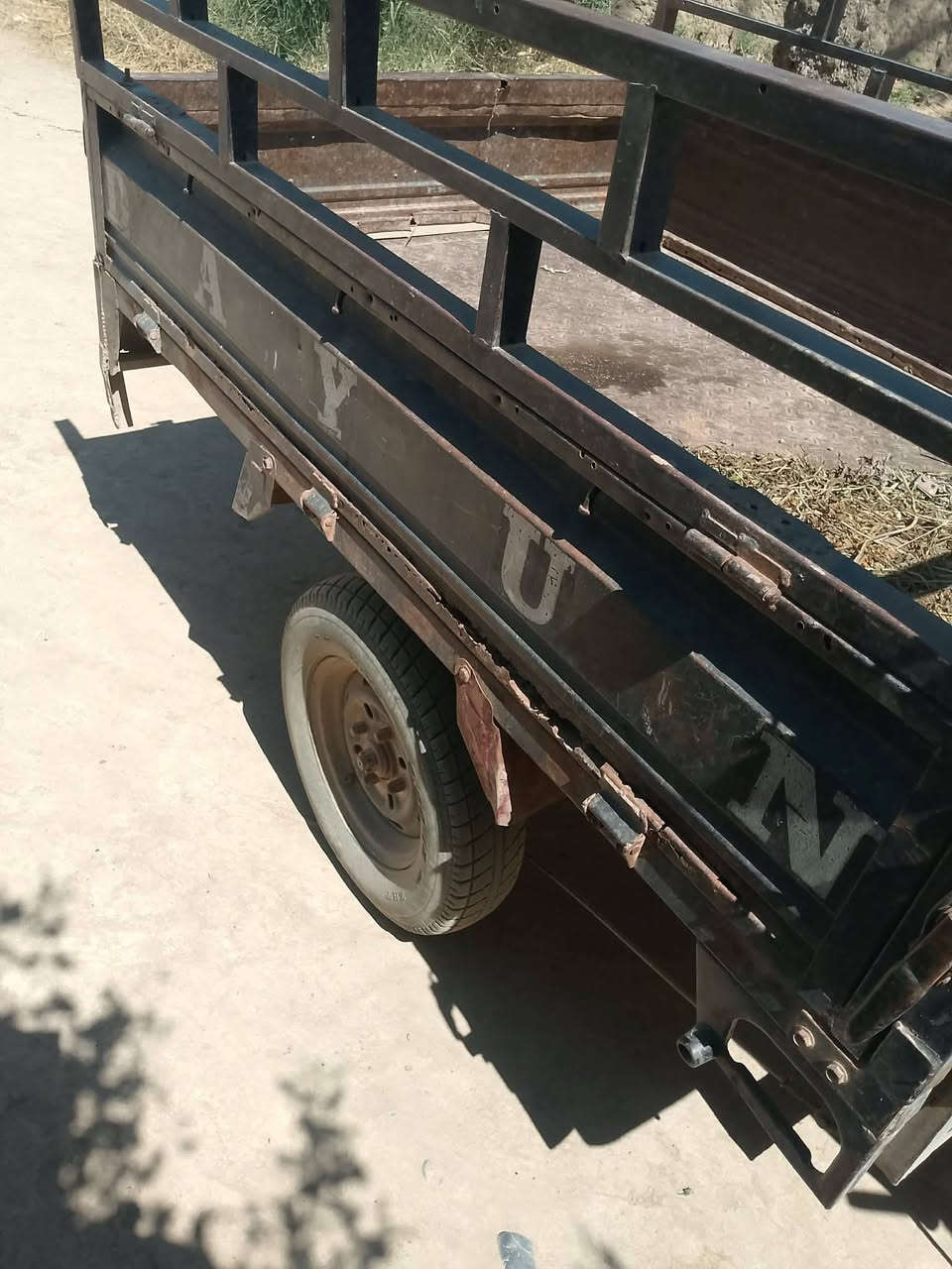 السلام عليكم شباب 
ستوته دايون للبيع نظيفه  محرك خير من الله مكلف بل نشر للستفسار هذا الرقم صاحبها ***********
