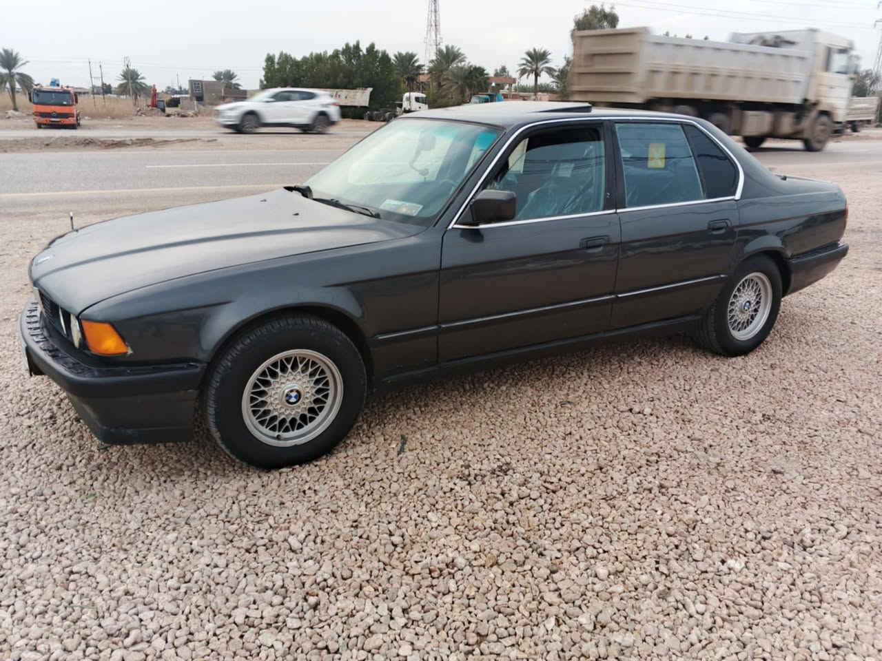 بي ام موديل 92 حجم 735
رقم بغداد انگليزي گير مكينه مكفول تخم تاير جديد ويل خلية 
دبل جكمجه دبل ارباك فول مواصفات شاشه كامره خلفية 
السعر /46
***********عنوان المسيب
