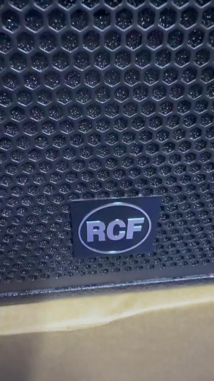 يالله اللهم صل على محمد وال محمد
الموديل الاول RCF 915SP سبيكر 

الموديل الثاني RCF 915S اكتف 

الواط الفعلي 850 واط 

الشغل درجة اولى امتياز 

خارج داخل بشرط وشغل خاص !!!!! 

الكمية جدا محدودة

للاستفسار عن السعر وباقي التفاصيل 

تواصل خاص او واتس اب 

***********

***********
