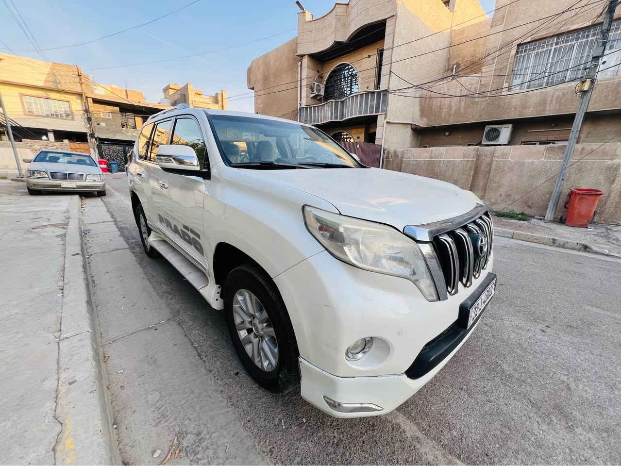 السياره مكفوله كفاله عامه من صبغ والضربه
     فقط بارد شبر بلهلال الخلفي
تخم تاير جديد / محرك 4000 6 سلندر
رقم أربيل تحويل ثاني يوم 
    🛑🛑 السعر : 36 ونص وبيها مجال
 ثلاث شدات وخمسه وستين ورقه وبيها مجال
         ماشيه : 138 الف حقيقي 
مواصفاتها : 
دبل تانكي + فتحه
ويل فكسار + لايت زنون 
-مثبت سرعة + تحكمات استيرن
-حساس خلفي -كشنات كهرباء عدد ثنين 
- كشافات ضباب -كشنات جلد    
-شاشه اصلية -حساس تاير  -مانع انزلاق
-اربع جام اوتو -لايت زنون ناصي ***وعالي
-زراك لايت -هوك خلفي 
-مري جانبي كهربائي (شفطط ) 7راكب 
٣قطع تبريد  - بلوتوث-   
عنوانها : بغداد حي القاهره
الرقم للاستفسار : ‭٠٧٧١ ٢٩٧ ٨٩٠٤‬ بغداد, العراق
