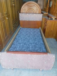 تخت نفر واحد صاج موديل حديث ؛شغل ثقيل جدا نظيف السعر ٦٠ قفل تواصل خاص ...