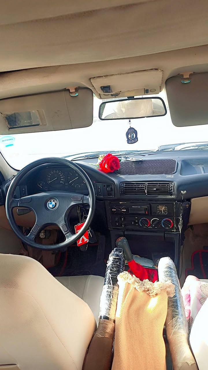 بي ام دبليو موديل 91مكينة مسكر كير عادي السعر مناسب بسعر النترة وسعر 36ورقة المكان  ديالى بعقوبة الرقم ***********
