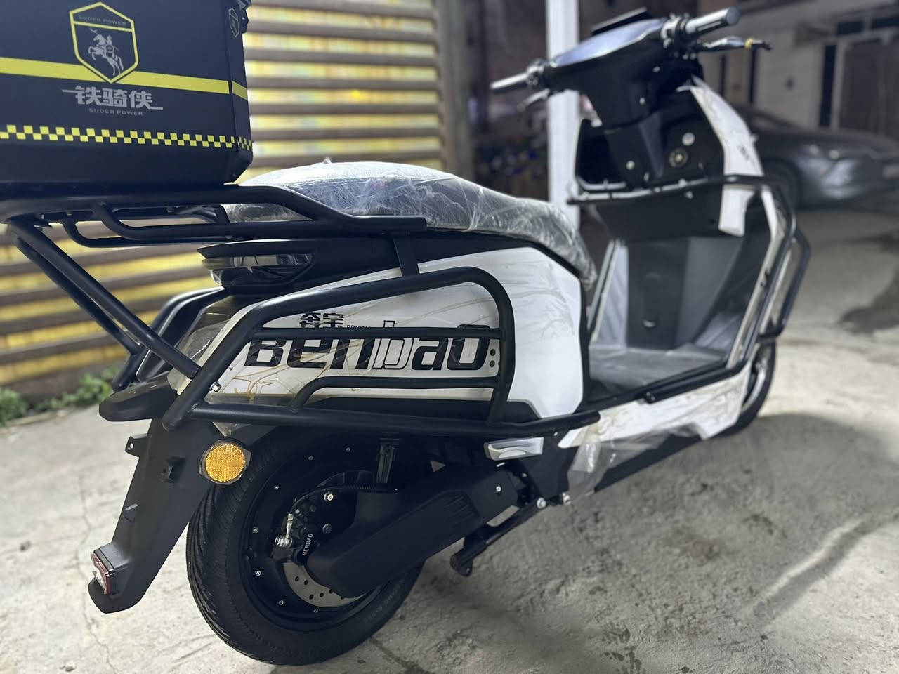 ٦ بطاريات
ملف ٢٥٠٠ حقيقي 
تحمل وزن ٢٠٠kg
تمشي سريع بوزن ثكيل نسبه 80.\. او اكثر
سعرها 900 وبيه مجال
فضائي 
درجه جديده مصارلي هواي من مأخذه بيه غراض اصلن بعدها مشادله 
مكاني بغداد


**إذا كنت صاحب هذا الإعلان وتريد حذفه لأي سبب، رجاءا أرسل رسالة إلى الدعم الفني**