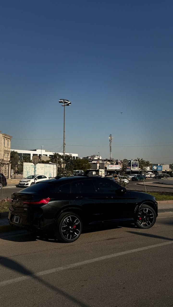 السلام عليكم bmw x4 M40i 2023
المواصفات 
محرك B58 ستة سلندر
كت M كامل وكالة دعاميات + ستيرن 
فجوج بريك M لون احمر
اكتف اكزوز M
كاربون فايبر وكالة
داخل اسود
بانوراما 
كراسي كهرباء + خزن
تدفئة كراسي + ستيرن
صندوق كهرباء شفط + حركة قدم
دخول ذكي
اكس درايف
كاميرا خلفية
4 مناخات تبريد
حزامات اكتف
سماعات هارمن 3D
لايتات ادابتف اندفجول شدو لاين
شباج اندفجول شدو لاين
رادارات امامي + خلفي + جانبي
انارة ترحيب
تحذير فتح الابواب 
كار بلي + اندرويد اوتو
ويل 21 
انارة داخلية 8 الوان 
تشغيل عند بعد  
تخم تاير جديد 
برمجة كيجات m (330km)
بدون ايرباك بدون صبغ صفر مسج شرط الفحص (سيارة بيها تعديل pdr 10 سم و الجاملغ مفتوح و مرجع من امريكا نفسه )ماشية20000 الف ميل  32000كم قايل للزيادة
السعر 475 وبيها مجال بسيط 
تحويل ثاني يوم سيارة باسمي و باج تضليل 80% فعال   
***********
