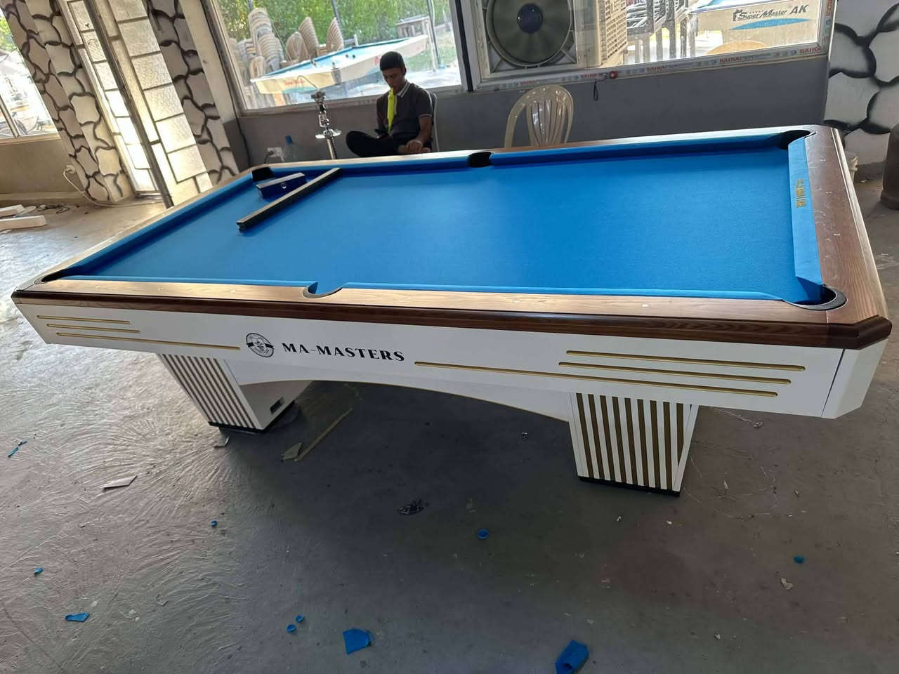 🎱 لعشاق الفخامة والتميز.. طاولات بلياردو (جديدة زيرو) بأعلى المواصفات! 🎱
✨ المواصفات والجمالية:
📦 جديدة بالكرتون: موديلات حديثة جداً وفخمة (مثل موديل MA-MASTERS الملكي باللون الأبيض والخشبي المميز، وموديل MAK Tournament pro الأسود الرياضي الأنيق).
🟢 الفراش (القماش): أصلي ناعم وسريع، يضمنلك دقة عالية باللعب ومقاومة ممتازة للاستهلاك.
💥 الباندات: مرونة عالية واستجابة مثالية للكرة.
تجي كاملة مع كافة ملحقاتها (العصي، الكرات الاحترافية، المثلث، والطباشير).
🚚 متوفر خدمة توصيل


**إذا كنت صاحب هذا الإعلان وتريد حذفه لأي سبب، رجاءا أرسل رسالة إلى الدعم الفني**