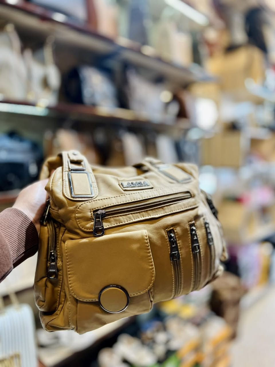 جنطة سوفت بكوالتي جداً عالي😍

السعر السابق 25 الف السعر الحالي 19 الف بس🔥

لحكو على العروض يمنا تفوتكم🔥❤️‍🔥


**إذا كنت صاحب هذا الإعلان وتريد حذفه لأي سبب، رجاءا أرسل رسالة إلى الدعم الفني**